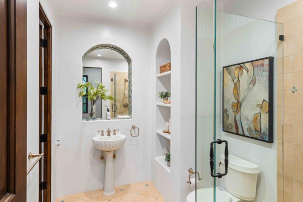 Bathroom, Interior, Recessed Lighting