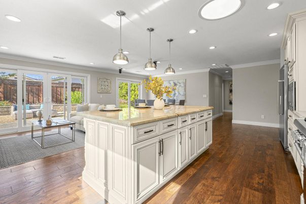 Interior, Kitchen, Living room, Pendant Lights, Recessed Lighting, Wood Texture Flooring