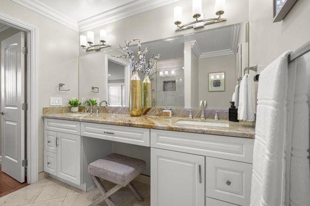 Bathroom, Dual Sink Vanities, Interior