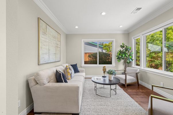 Interior, Living room, Recessed Lighting, Wood Texture Flooring