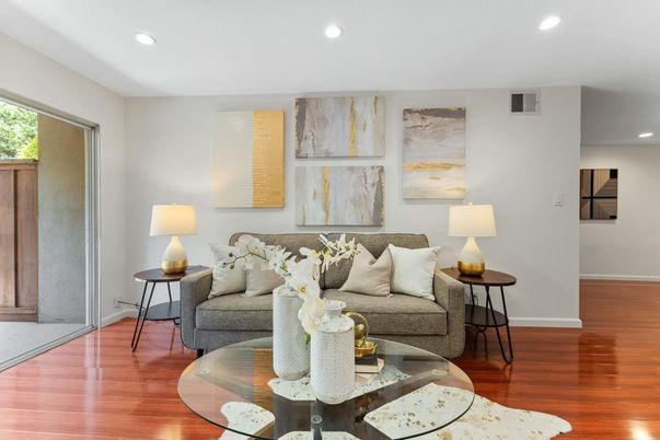 Interior, Living room, Recessed Lighting, Wood Texture Flooring