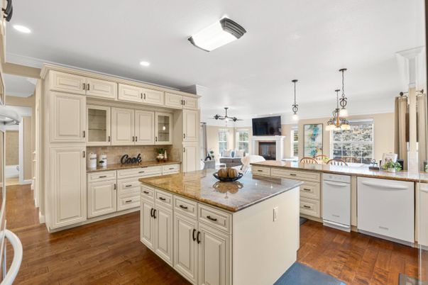 Fireplace, Interior, Kitchen, Pendant Lights, Recessed Lighting, Wood Texture Flooring