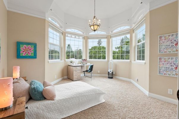 Bedroom, Chandelier, Home Office, Interior, Pendant Lights
