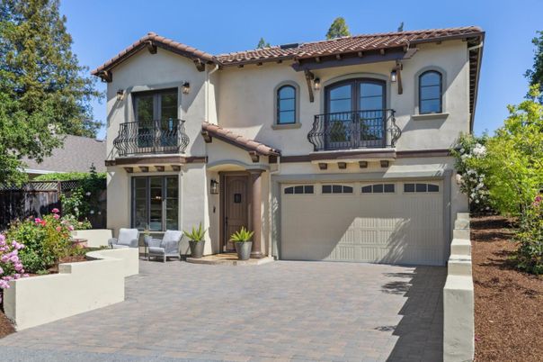 Attached, Exterior, Facade, Spanish Mediterranean