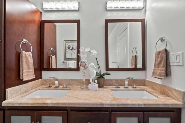 Bathroom, Dual Sink Vanities, Interior