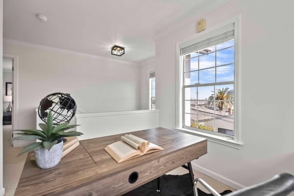 Home Office, Interior