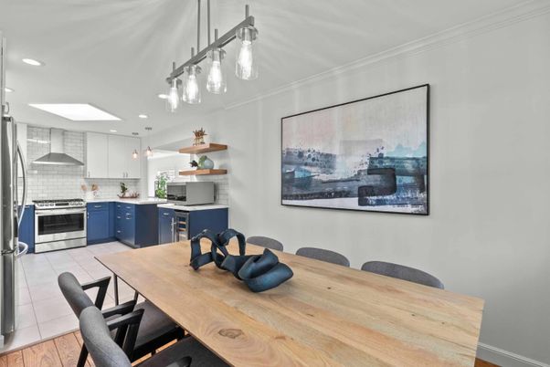 Dining room, Interior, Kitchen, Pendant Lights, Recessed Lighting, Stainless Steel Appliances