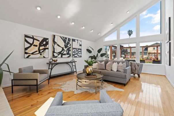 Interior, Living room, Recessed Lighting, Wood Texture Flooring