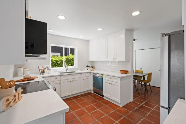 Dining room, Interior, Kitchen, Recessed Lighting, Stainless Steel Appliances