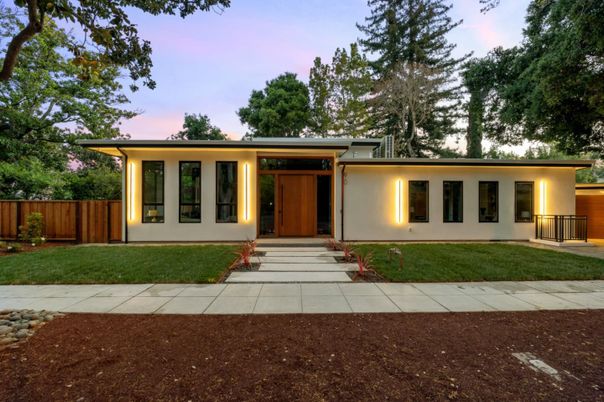 Backyard, Exterior, Facade, Ranch