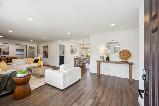 Chandelier, Dining room, Interior, Living room, Recessed Lighting, Wood Texture Flooring