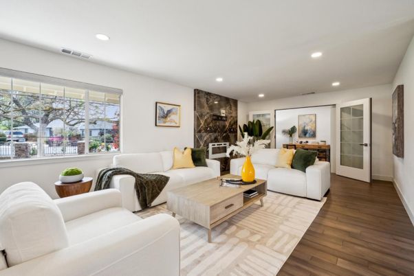 Interior, Living room, Recessed Lighting, Wood Texture Flooring