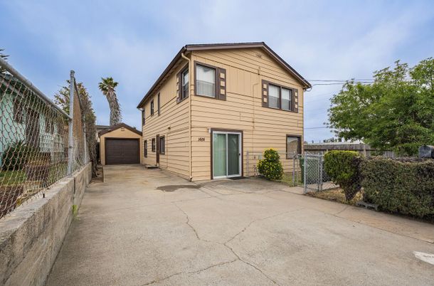 Detached Garage, Exterior