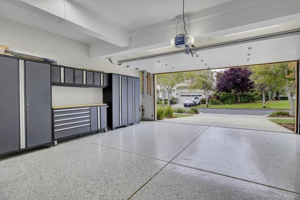 Garage, Interior