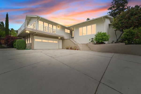 Attached, Exterior, Facade, Modern