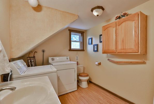Interior, Washer, Wood Texture Flooring