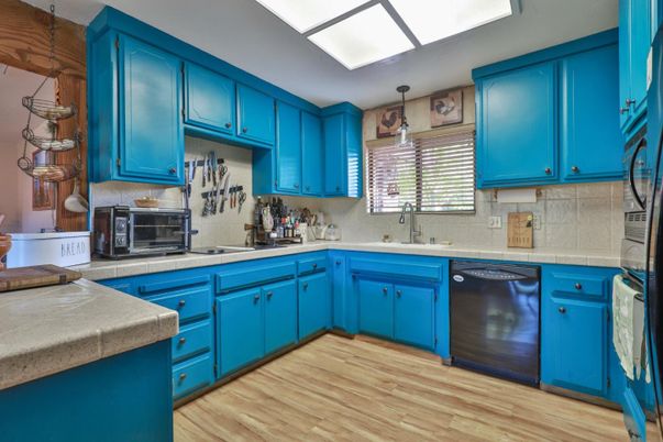 Interior, Kitchen, Pendant Lights, Wood Texture Flooring