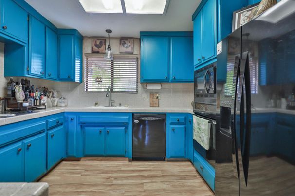 Interior, Kitchen, Pendant Lights, Wood Texture Flooring