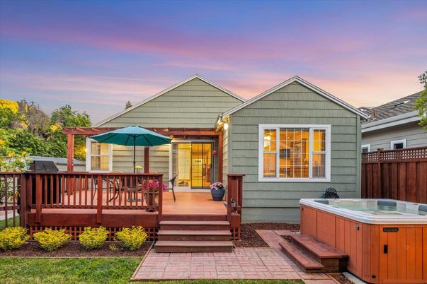Exterior, Hot Tub