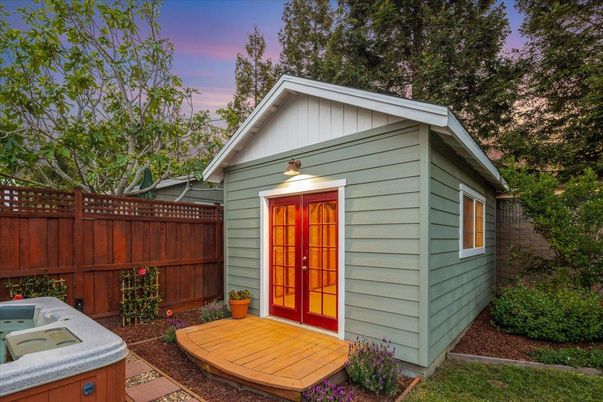Exterior, Hot Tub