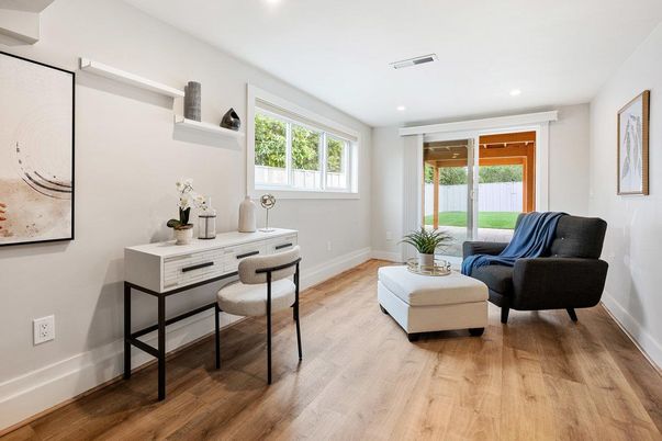 Home Office, Interior, Recessed Lighting, Wood Texture Flooring