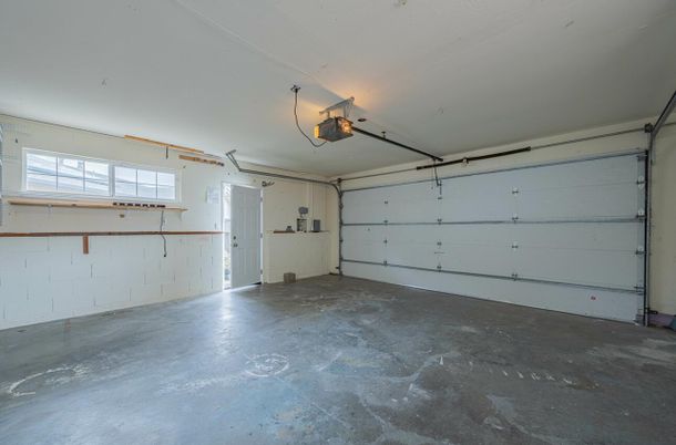 Garage, Interior