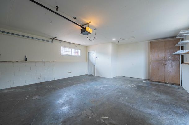 Garage, Interior