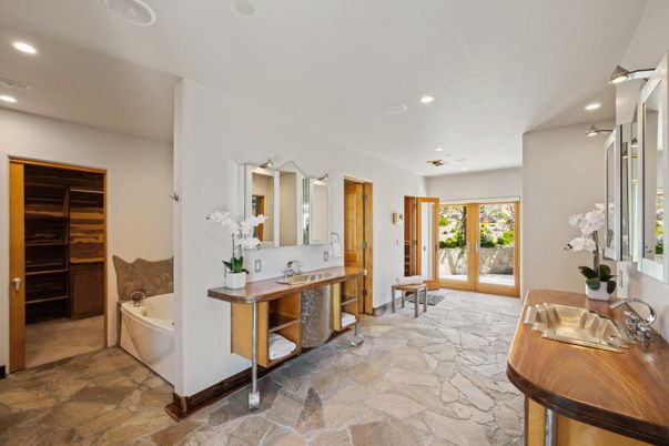 Bathroom, Dual Sink Vanities, Free Standing Baths, Interior, Recessed Lighting