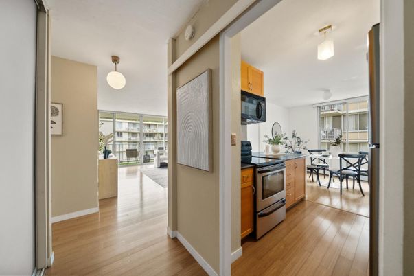 Dining room, Interior, Kitchen, Pendant Lights, Stainless Steel Appliances, Wood Texture Flooring