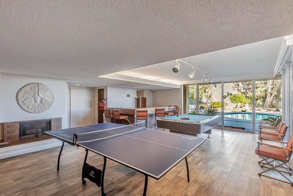 Billiard Table, Game Room, Interior, Wood Texture Flooring