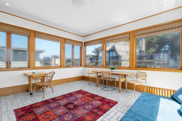 Dining room, Interior, Recessed Lighting