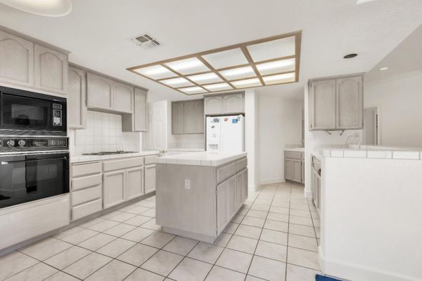 Interior, Kitchen, Recessed Lighting, Tile Countertops