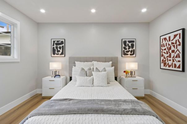 Bedroom, Interior, Recessed Lighting, Wood Texture Flooring