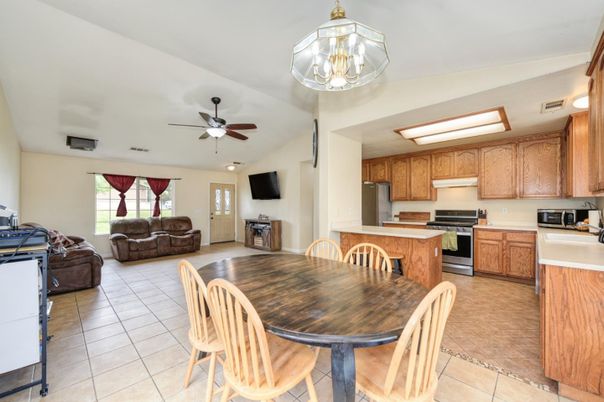 Dining room, Interior, Kitchen, Stainless Steel Appliances
