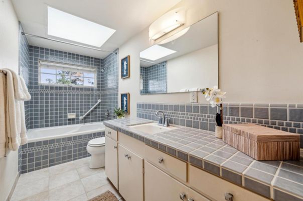 Bathroom, Interior, Tile Countertops