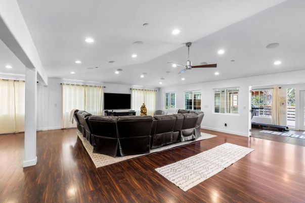 Interior, Living room, Recessed Lighting, Wood Texture Flooring