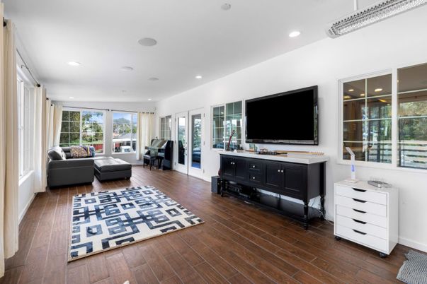 Interior, Living room, Recessed Lighting, Wood Texture Flooring