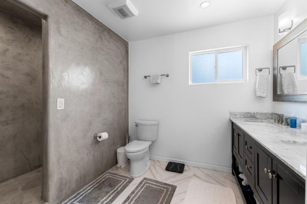 Bathroom, Interior, Marble, Recessed Lighting