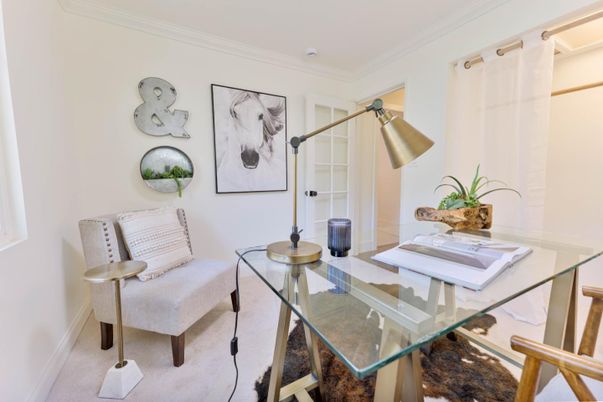 Home Office, Interior
