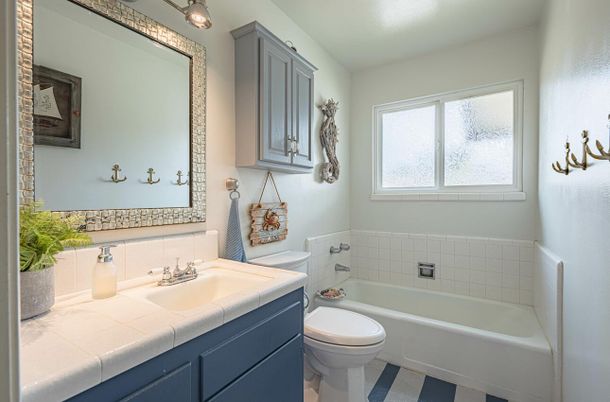 Bathroom, Interior, Tile Countertops