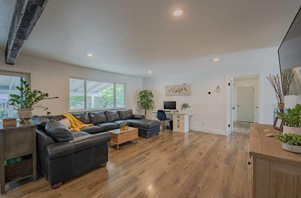Interior, Living room, Recessed Lighting, Wood Texture Flooring