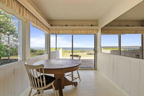 Dining room, Interior, Sun Room, Water