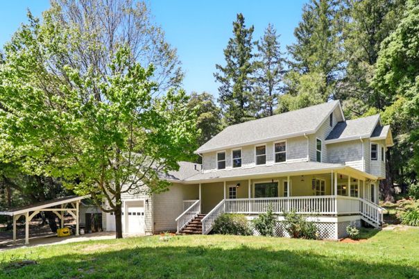 Attached, Backyard, Exterior, Facade, Queen Anne Victorian