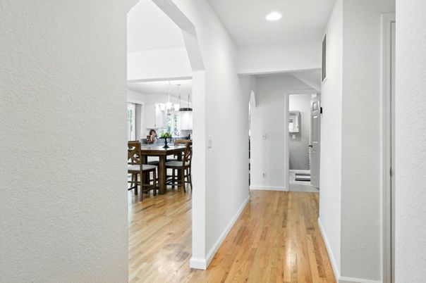 Dining room, Interior, Kitchen, Pendant Lights, Recessed Lighting, Wood Texture Flooring