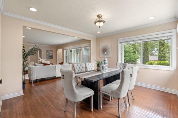 Dining room, Interior, Living room, Recessed Lighting, Wood Texture Flooring
