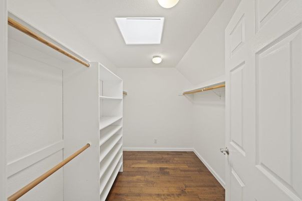 Interior, Walk-in Closets, Wood Texture Flooring