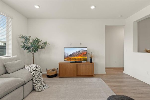 Interior, Recessed Lighting, Wood Texture Flooring