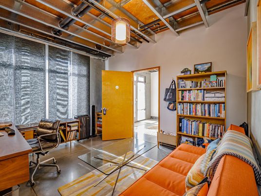 Home Office, Interior
