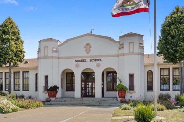 Exterior, Facade, Spanish Mediterranean