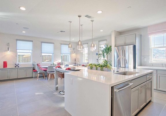 Dining room, Interior, Kitchen, Pendant Lights, Recessed Lighting, Stainless Steel Appliances